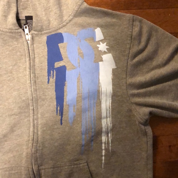 Youth XL ( 14-16 ) DC boys Sweater gray and blue - Picture 2 of 5